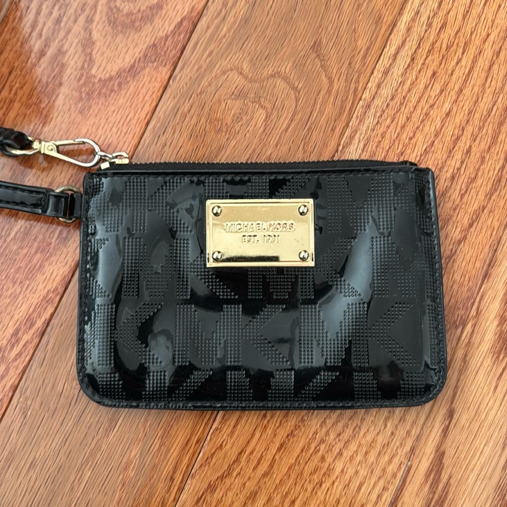 Michael Kors patent leather wristlet